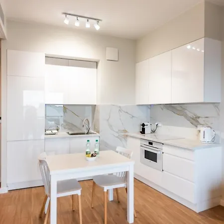 Wola Lush By Bookinghost Βαρσοβία