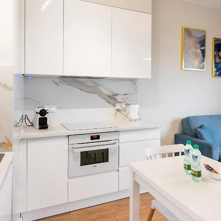 Wola Lush By Bookinghost Βαρσοβία