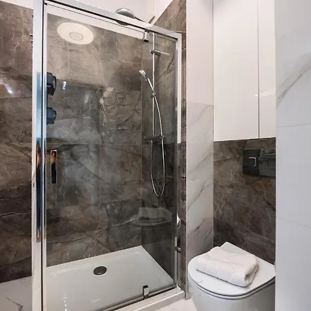 Wola Lush By Bookinghost Lejlighed